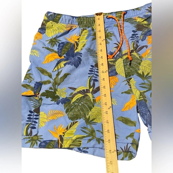 Tommy Bahama swimming trunks. Mesh under wear are orange on blue
A/28 - Picture 2 of 5